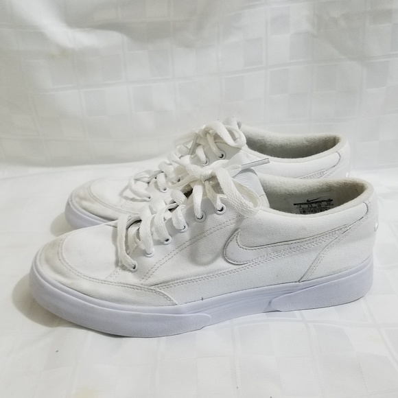 Nike Shoes - Nike White Canvas Sneakers